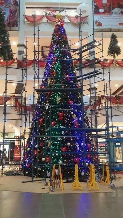 Photos Nairobis Tallest Christmas Tree Magnificent Thika Road