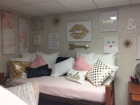 Hey Yall This Is Another Photo Of My Pink Girly Dorm Room Click The