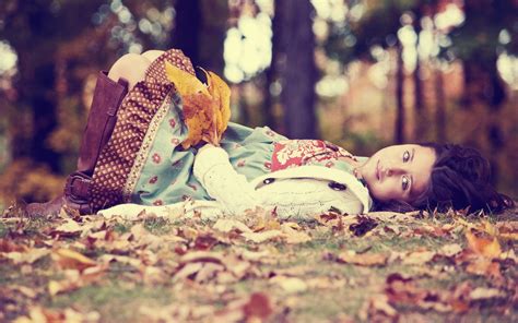 Child Girl Bear Toy Autumn Leaves Nature Photo 6978327