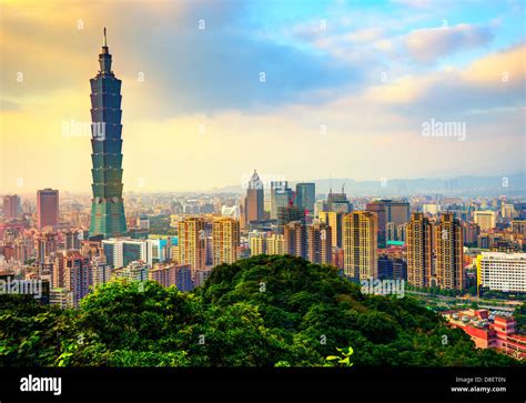 Taipei Taiwan Skyline Stock Photo Alamy
