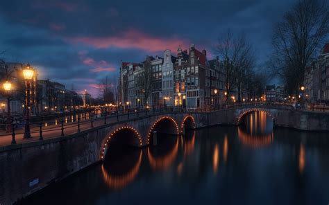 배경 화면 암스테르담 네덜란드 강 다리 밤 조명 건물 2560x1600 Hd 그림 이미지