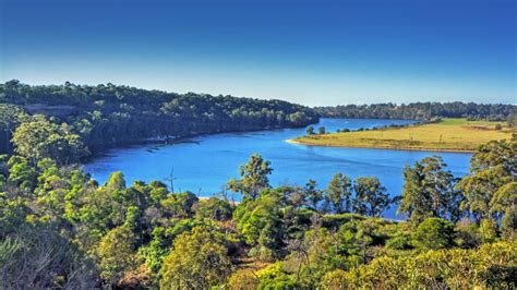 North Nowra Home With Views Of The Shoalhaven River To Die For South