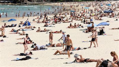 Coronavirus Police Take Action On Bondi Beach Crowds Bbc News