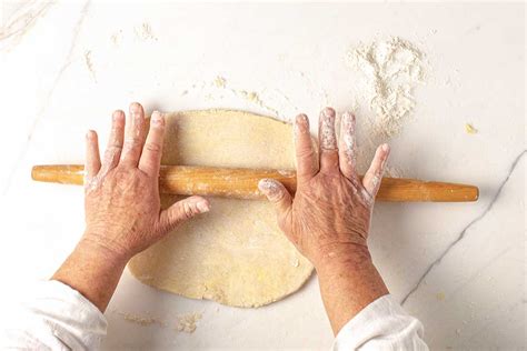 How To Roll A Pie Crust Leite S Culinaria