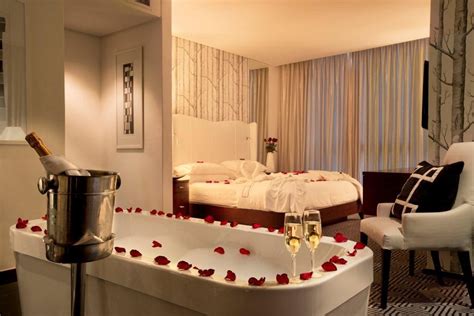 Davincis Romantic Side Romantic Hotel Rooms Valentines Hotel Room