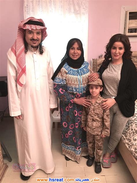 ولد بمدينة بريدة في منطقة القصيم شمال نجد، انطلق في أواخر السبعينات من القرن الماضي أي الجيل الثاني من جمعية الثقافة والفنون بعدما تعرف على الممثل محمد الكنهل الذي أخرج لهم إحدى المسرحيات في سشيه للجمعية. صور خالد سامي 2016