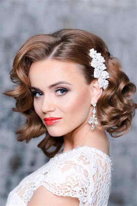 It's time to put the elnett down. 40 Bridesmaid Hairstyles To Look Unforgettable - Fave ...