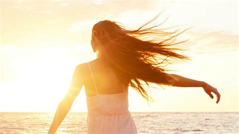 Maybe you would like to learn more about one of these? Abbronzatura naturale: come proteggere i capelli dal sole ...