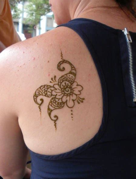 44 Amazing Henna Shoulder Tattoos Shoulder Tattoos