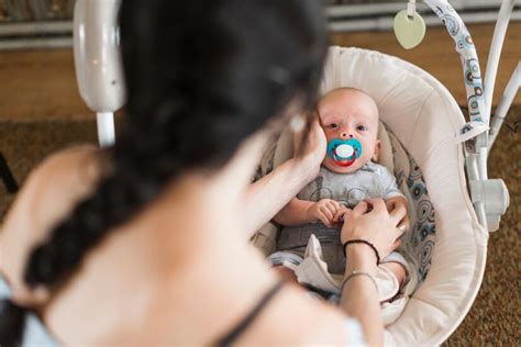 Tips Jika Ingin Memberikan Empeng Dot Bayi Ai Care