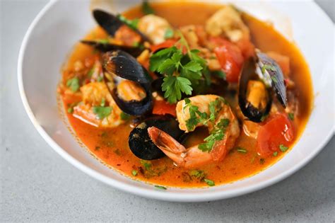 Soup, stew & chili recipes. Summer Seafood Stew - Feasting At Home