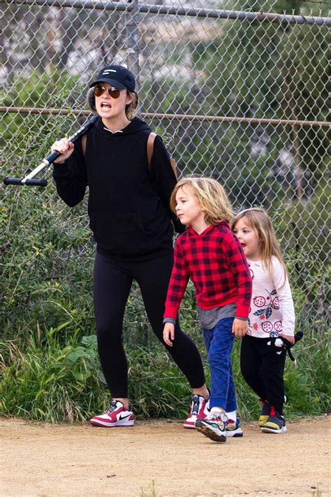 Olivia Wilde With Her Kids To A Local Park In Los Angeles California