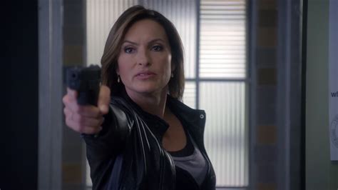 detective olivia benson law and order law and order svu mariska hargitay