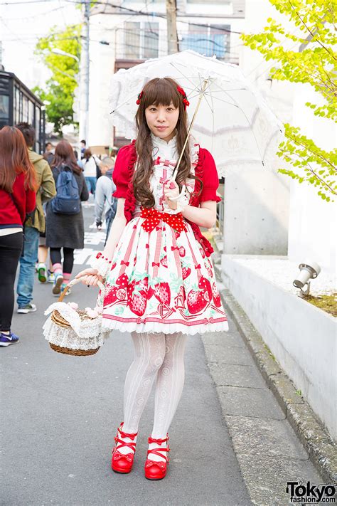 Harajuku Lolita In Berry Themed Look W Angelic Pretty Innocent World