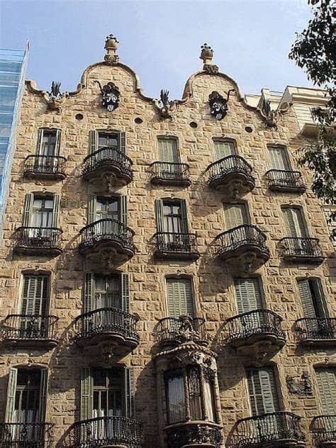 China crown, el restaurante donde gaudí y la comida imperial china brindan. I grandi dell'arte - Lo stile eclettico di Antoni Gaudí ...