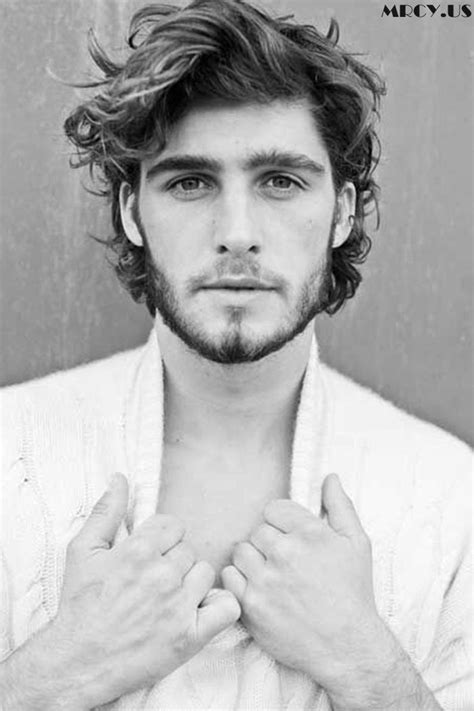 Is your hair texture thick, and need a little help with a hairstyle that will fit you the best? Curly Hairstyles for Men, Ideas of Mens Wavy Haircuts (2018)