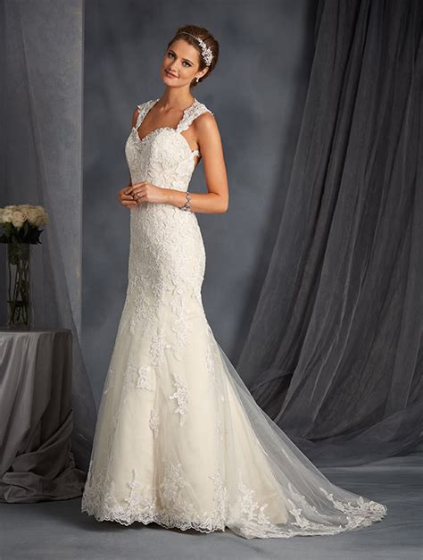Https://tommynaija.com/wedding/alfred Angelo Lace Wedding Dress