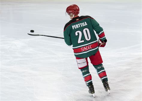 Juuso Perttilä pelaa ammatikseen jääkiekkoa Ranskassa ja tekee ...