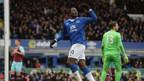 Romelu lukaku has promised everton fans he will not repeat the mistake of last season by allowing his focus to drift to a possible future away from goodison. Everton 2 - 3 West Ham - Match Report & Highlights