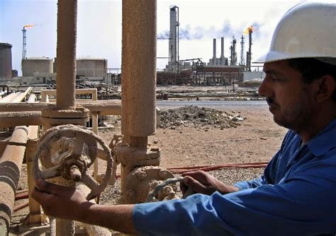 Iraqi Officials Strike Oil Deal With British Chinese Group To Develop