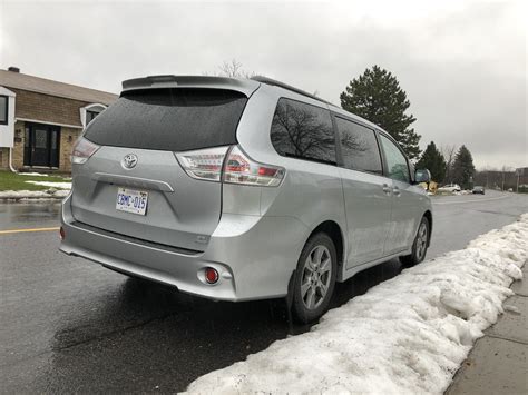 Should You Buy A 2019 Toyota Sienna Se Awd Motor Illustrated