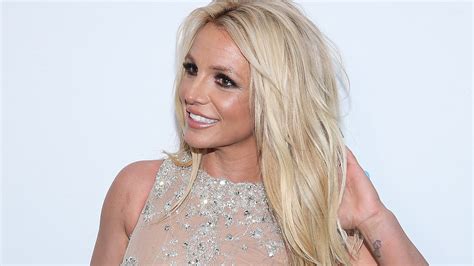 Britney Spears Got A Short New Haircut — Photos Allure