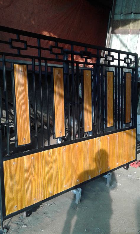 Gambar Pagar Minimalis Kombinasi Kayu - Content