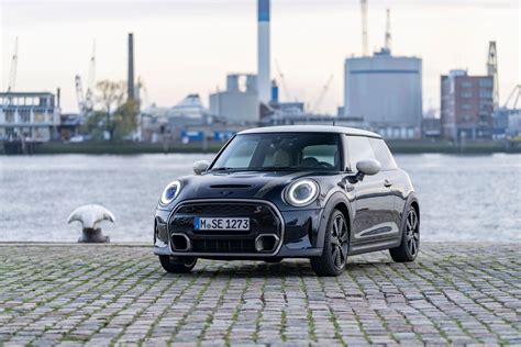 Mini Cooper S Aims To Increase Charisma With Resolute Edition In