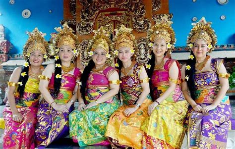 16 Perhiasan Yang Dikenakan Dalam Pakaian Adat Bali Fashion Terpopuler