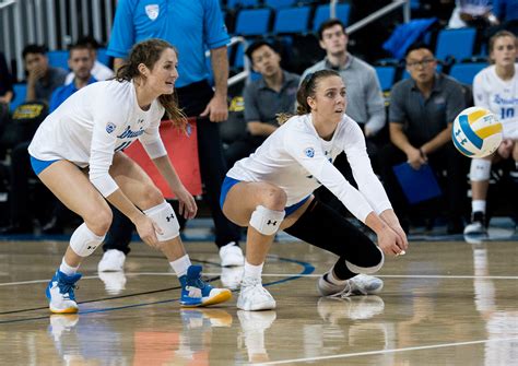 Women's volleyball fails to win a set in second straight match, falls 