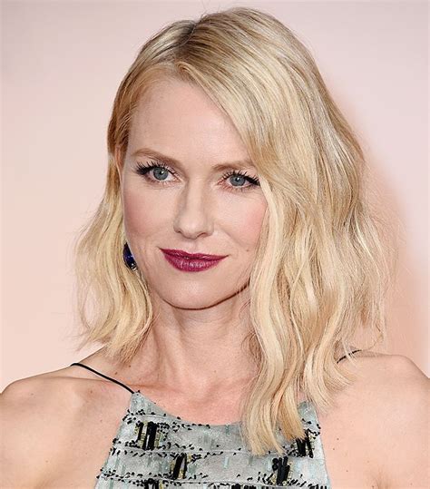 Naomi Watts Went For A Tousled Angled Lob Mile Long Lashes And Deep