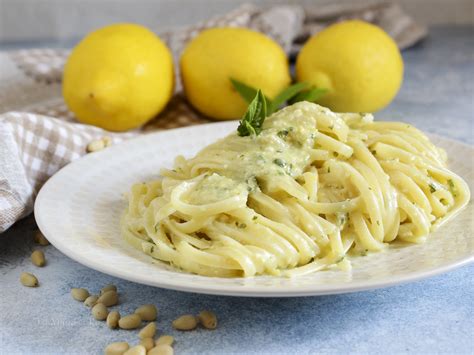 Pasta Al Pesto Di Limoni Facile E Veloce La Mimosa Rosa