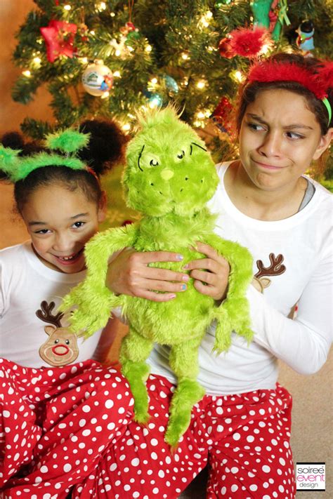 With christmas just around the corner, what better way to get into the christmas spirit than to do some fun christmas crafts for kids? Setup a Grinch Themed Kid's Table for Christmas Dinner ...