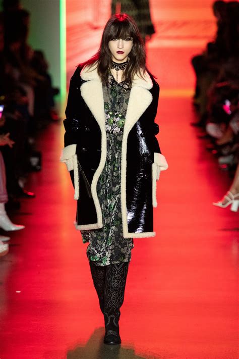 anna sui fall 2020 ready to wear collection vogue anna sui mannequins runway fashion womens