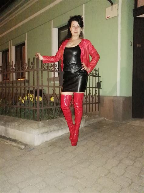 Pin Von Joziuh Auf Boots Lack Kleidung Hautenge Kleider Frauen In Rot
