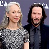 La fidanzata dai capelli bianchi di Keanu Reeves: "Amiamoci per quello ...