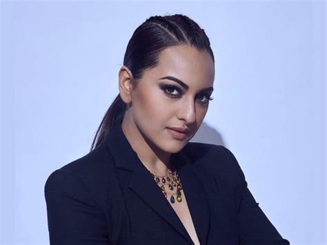 Actress Sonakshi Sinha On How To Survive In Bollywood For 10 Years Bollywood Gulf News