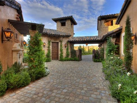 Spanish House Spanish Style Tuscan Courtyard Spanish Courtyard