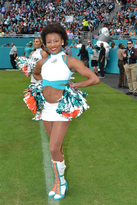 View allall photos tagged miamidolphinscheerleaders. Miami Dolphins Cheerleaders | Bills at Dolphins 111719 | Flickr