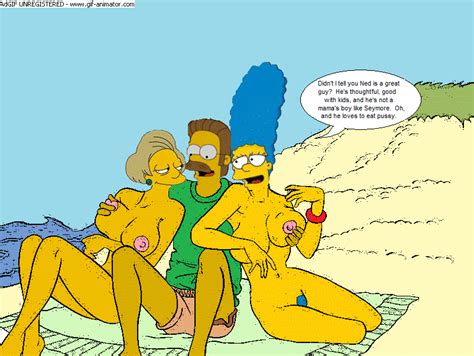 En Este Gif Porno Ned Flander Toca Las Tetas De Marge Simpsons Y Edna