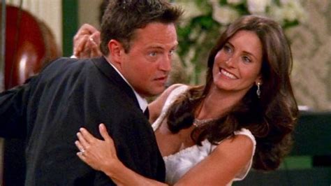10 Surprisingly Valuable Wedding Lesson We Learned From Friends Life Grazia