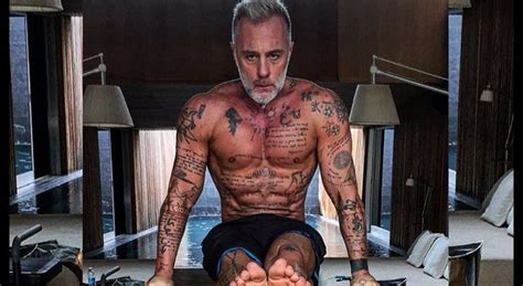 Is that a roll of quarters in his speedos, or is italian millionaire gianluca vacchi just happy to see us? Gianluca Vacchi, il segreto di bellezza a 50 anni: "Mi ...