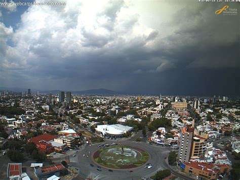 Todo lo que necesita para anticiparse y estar. Nubes anunciando tormenta en #guadalajara #jalisco ...