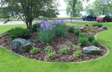 They allow you to show pride in your country, your state, your city, or even your favorite sports team. Pin by teresa jacoby on Landscaped Islands | Landscaping ...