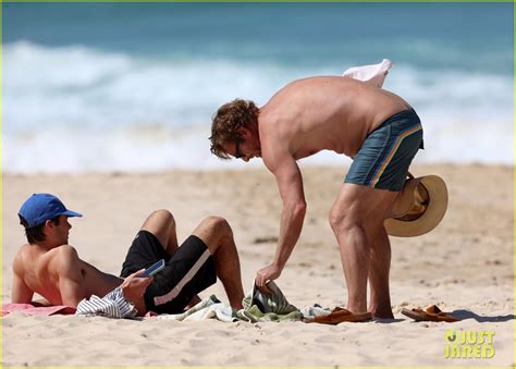 Photo Simon Baker Beach Day With Son Claude 67 Photo 4970172 Just Jared Entertainment News