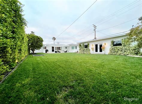 White House Oasis Backyard in Heart of Long Beach | Rent this location