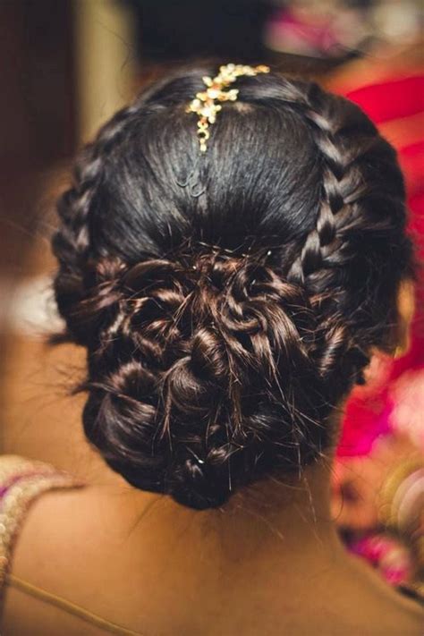 Let your hair down image source: Hairstyles for Indian Wedding - 20 Showy Bridal Hairstyles
