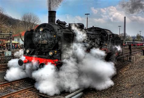 72 Steam Locomotive Wallpaper