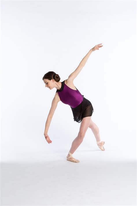 The Best Exercises To Sculpt Your Legs Straight From A Ballerina