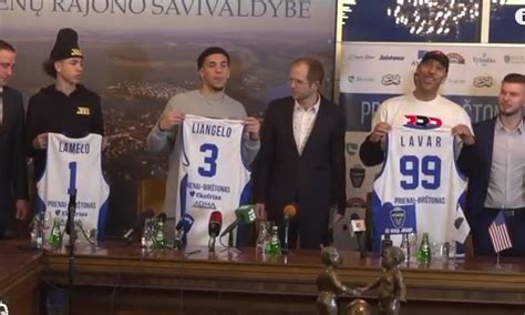 liangelo ball asked out by reporter during press conference the spun what s trending in the